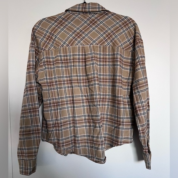 Cropped Forever 21 Women’s Flannel Button up - Picture 2 of 4